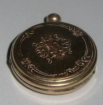 M564M Antique Locket