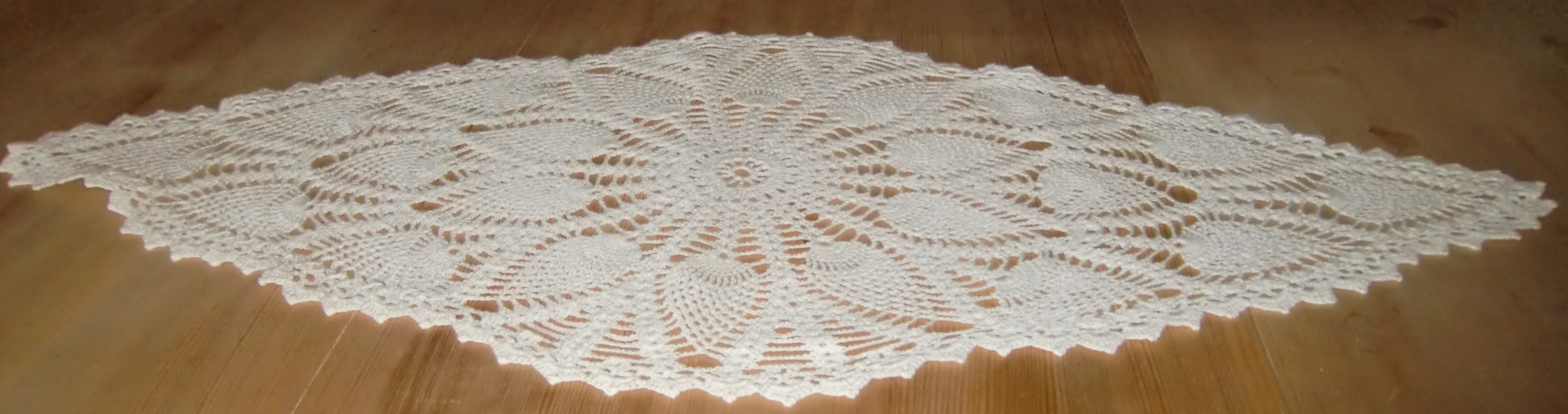 M723M White Crochet Runner