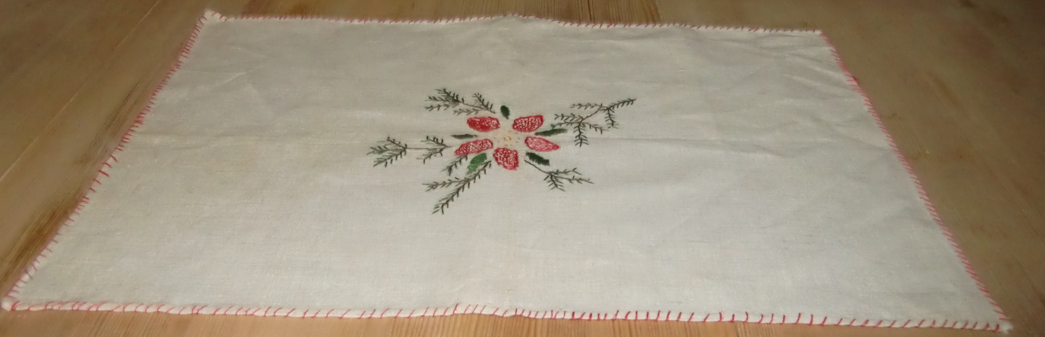 M724M Little Homemade Christmas Runner